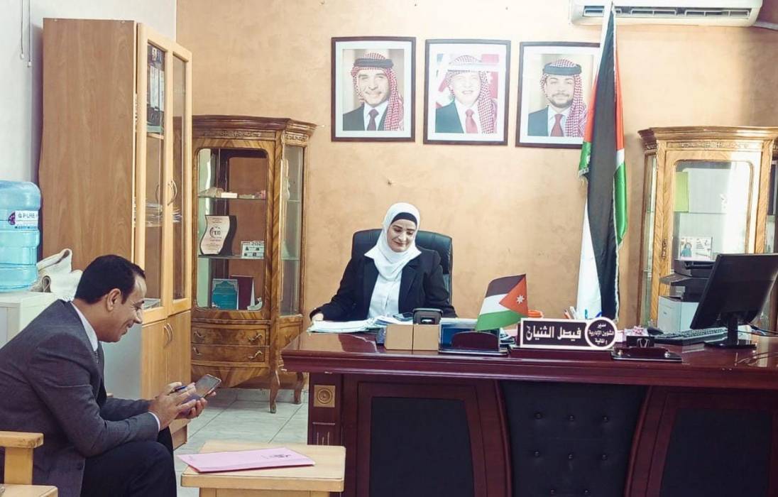 السواريس تتفقد أقسام المديرية للاطلاع على آلية العمل والمتابعة .