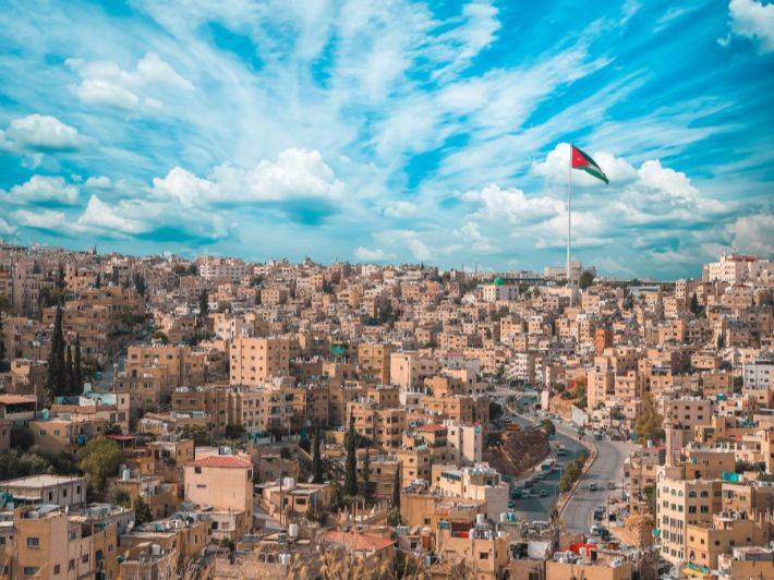 3 شائعات يتعرض لها الأردنيون يوميا.. مراقبون يؤكدون زيادة مطردة في حجم الشائعات في الأردن