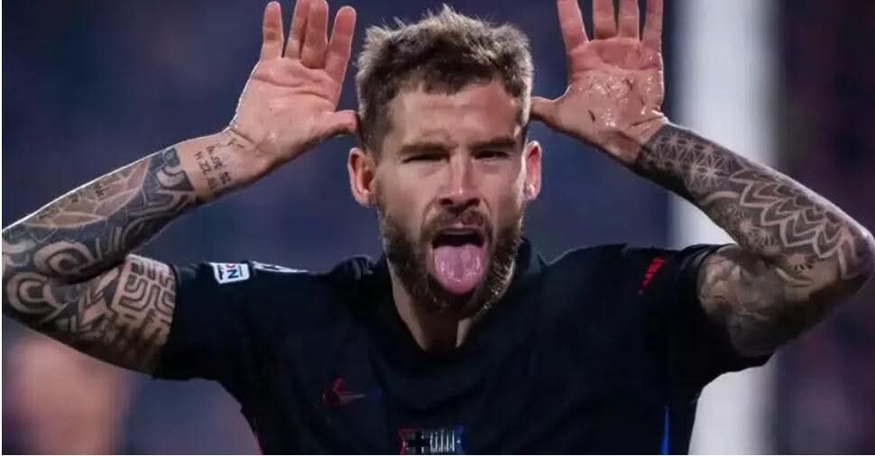 مارتينيز: برشلونة تفوق على ريال مدريد مؤخراً