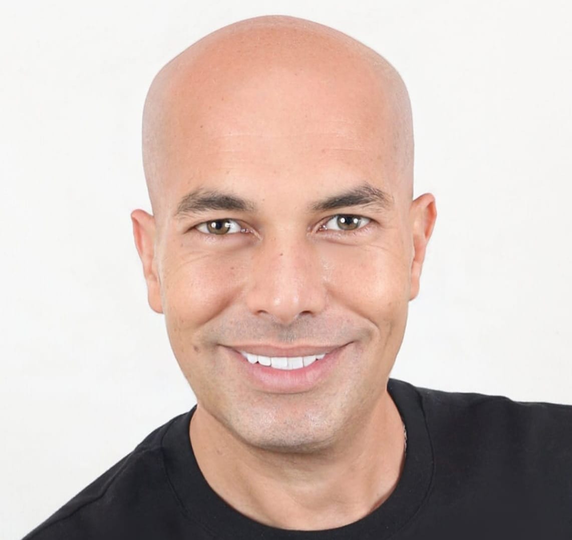 عمرو فارس.. مصور النجوم واللحظات النادرة يحتفل بعيد ميلاده بإرث فني وتاريخي