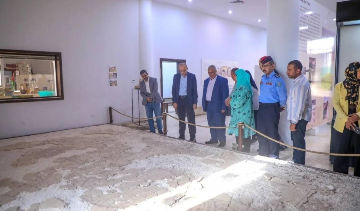 وزير السياحة والآثار يتفقد متحف أخفض مكان على سطح الأرض