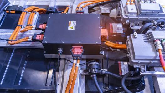 البيئة: ترخيص منشأتين لجمع بطاريات المركبات المستهلكة تمهيدًا لتصديرها