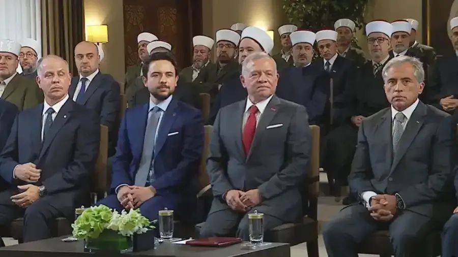 الملك يرعى حفل المولد النبوي الشريف في قصر الحسينية