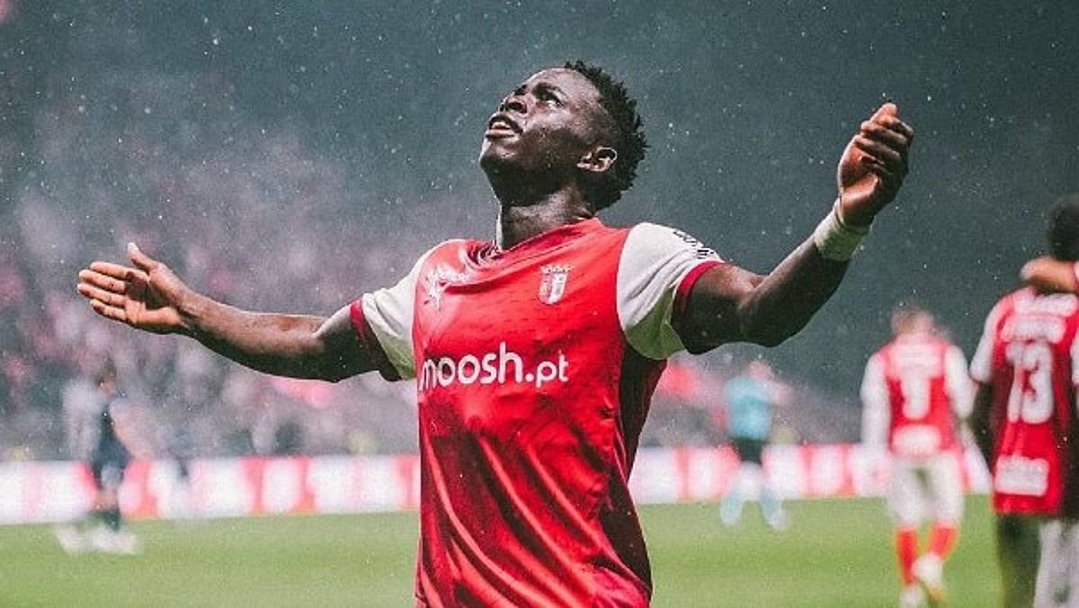 الاتحاد السعودي يحسم صفقة روجر فيرنانديز من سبورتينج براجا البرتغالي