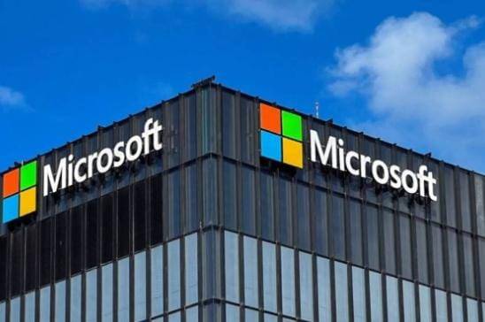 مايكروسوفت تفصل الموظفة نسرين جرادات وآخرين بسبب احتجاجهم على تعاون الشركة مع إسرائيل