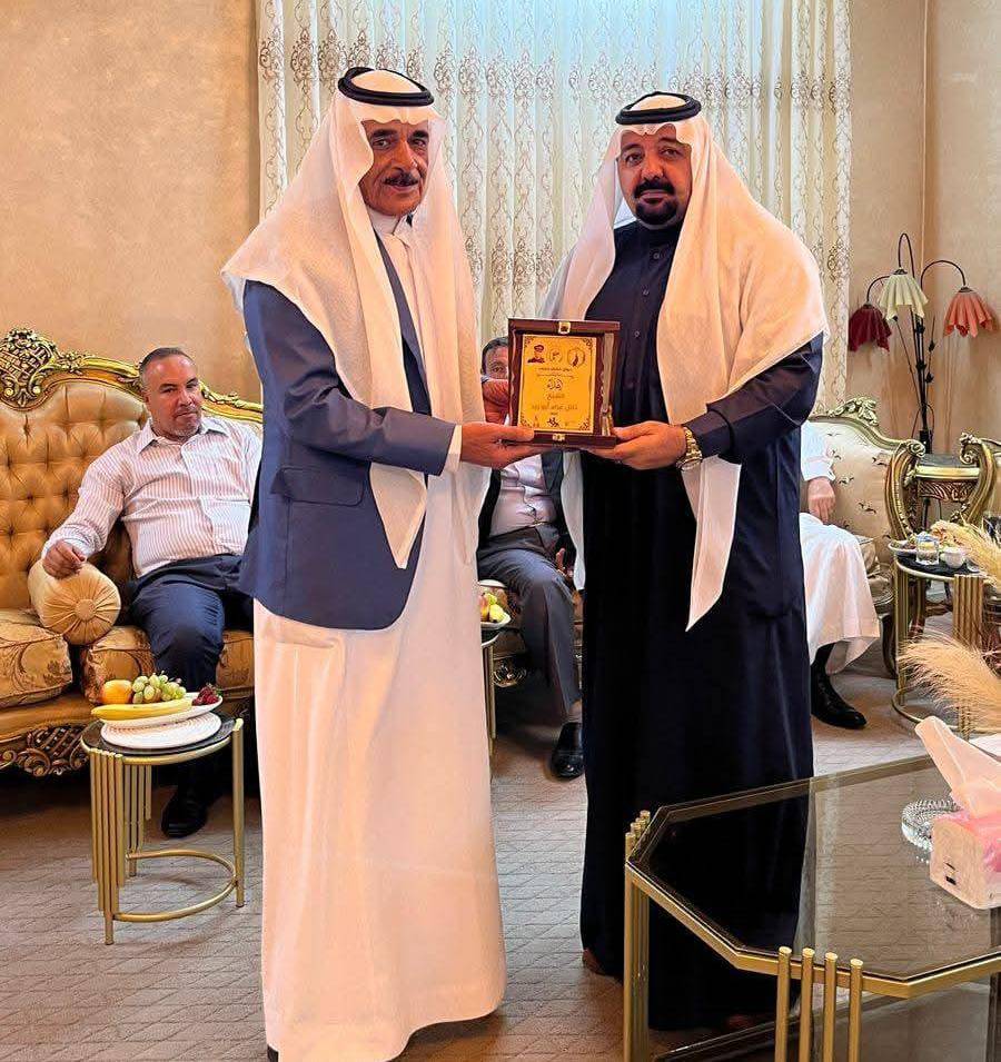 ديوان عشائر سحاب يكرم رجل الأعمال نائل عزام أبو زيد تقديرًا لجهوده المجتمعية