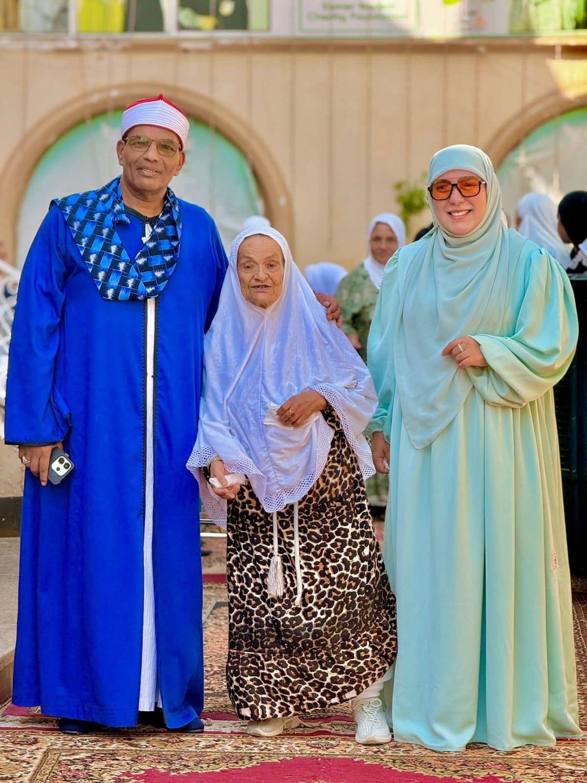 سمر نديم تحتفل بالمولد النبوي الشريف وتوقّع الحرمان لطرحه بمعرض القاهرة الدولي للكتاب المقبل