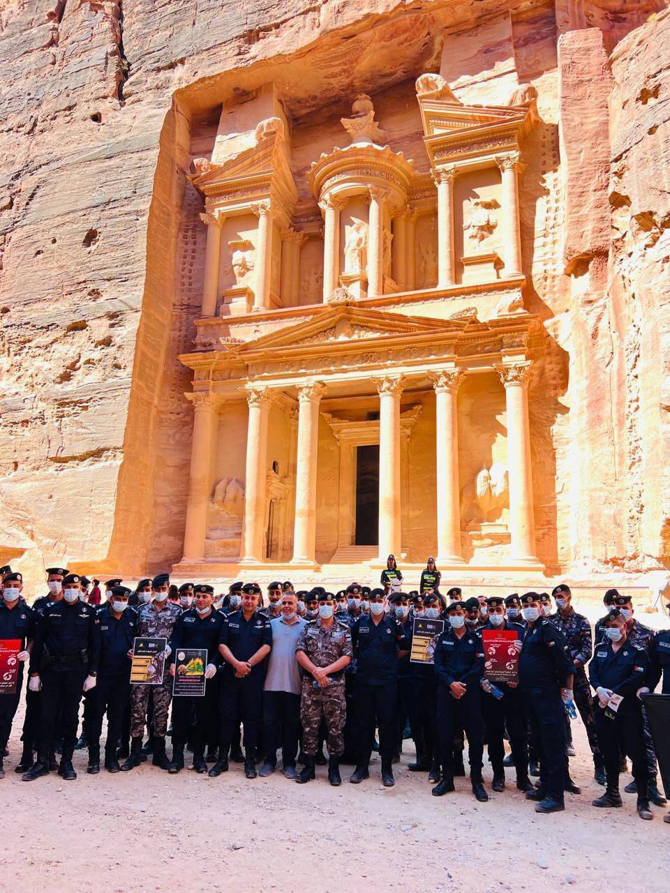 الأمن العام ينفذ يوماً توعوياً بيئياً في المناطق السياحيه والطبيعية في محافظات المملكة