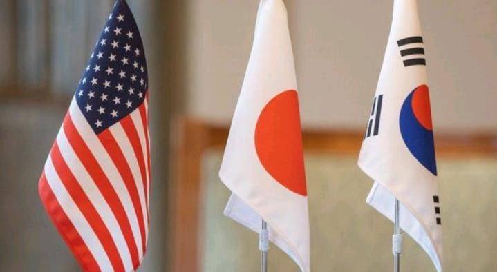 مناورات عسكرية مشتركة بين أمريكا واليابان وكوريا الجنوبية لتعزيز التعاون الأمني