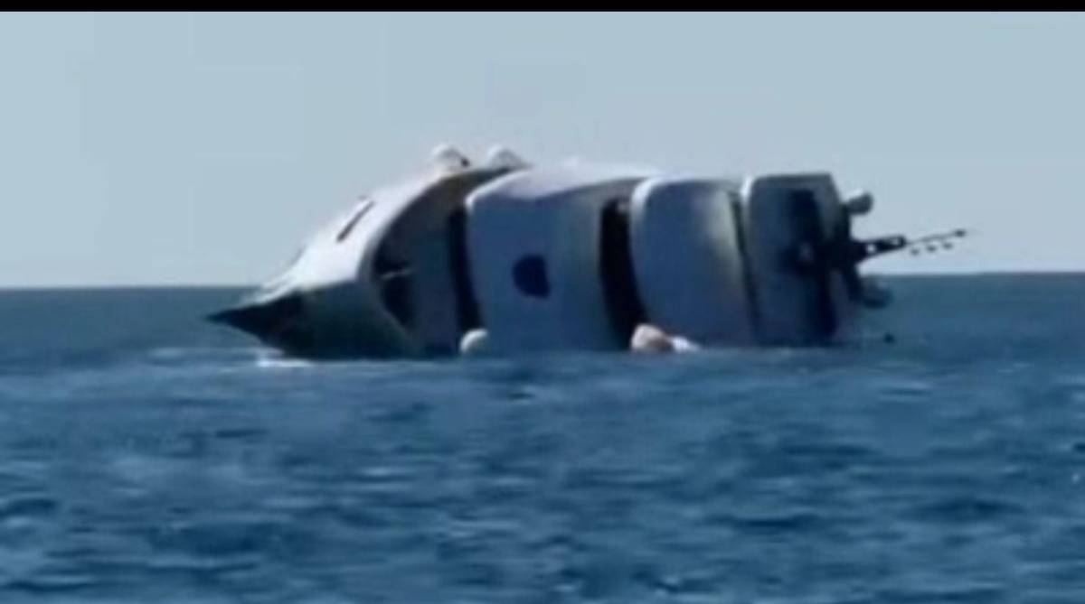 غرق يخت بعد 15 دقيقة من إطلاقه !