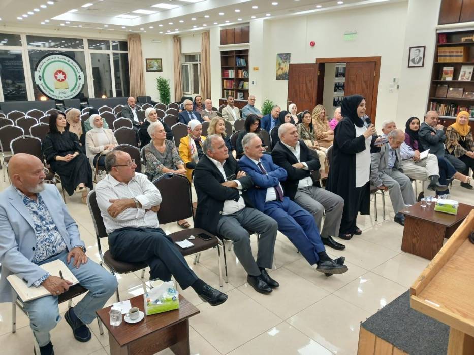 أدوات الاحتراف تشارك في دورة فن الإلقاء بالجمعية الأردنية للعلوم والثقافة