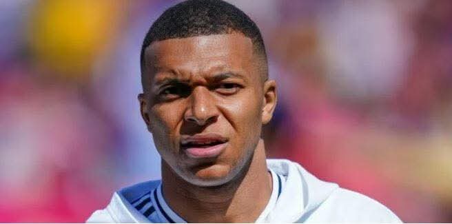 مبابي: لا أتذكر رؤية لاعب على مر العصور يلعب 60 مباراة في موسم واحد