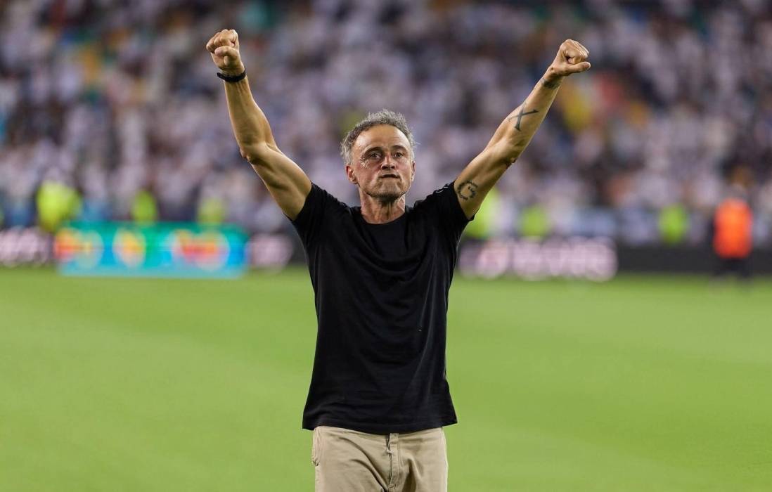 مدرب باريس سان جيرمان لويس إنريكي لتعرض لحادث دراجة