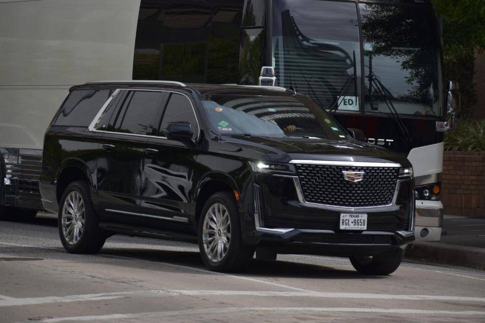 السلطات الأمريكية تطيح بشبكة لسرقة وتصدير سيارات فاخرة إلى دول عربية ... تفاصيل