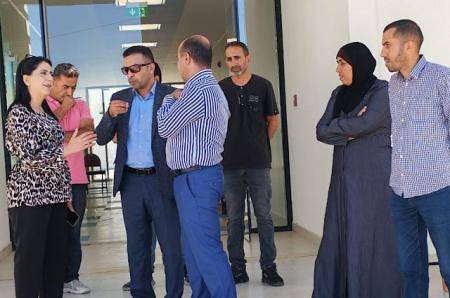 اللوازم والتزويد ترفد مدرسة حي المطار بمختبرات العلوم