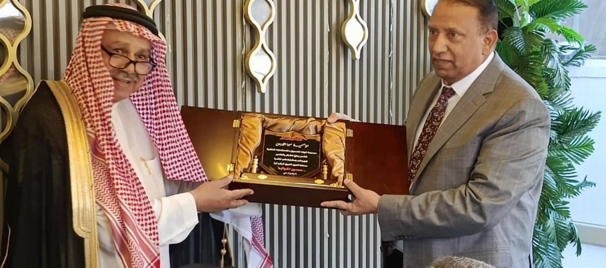 الزيات يكرّم العين الحواتمة في افتتاح بازار سوا الأردن