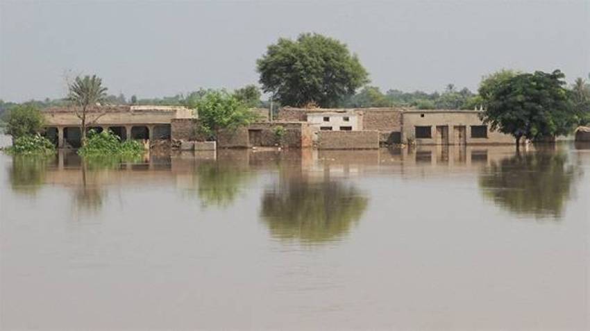 ارتفاع ضحايا الأمطار الموسمية في باكستان إلى (900) قتيل