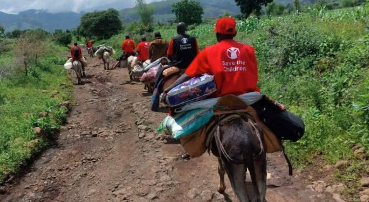 منظمات دولية تصل ترسين لتقديم الإغاثة بعد كارثة الانزلاق الأرضي في جبل مرة