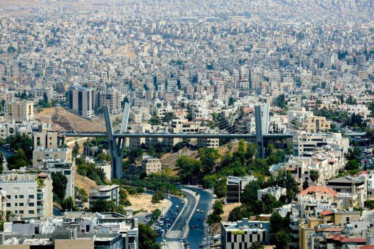 أمانة عمان تطلق استطلاعا حول خدمة الاصطفاف الذكي