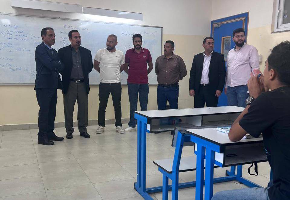 مدير تربية الموقر يتفقد مدرسة الموقر الثانوية المهنية ومستودعات الكتب