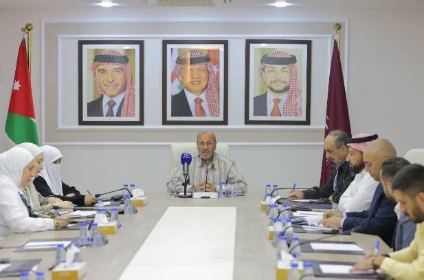 التعليم النيابية تبحث تطوير المناهج والمنح والقروض