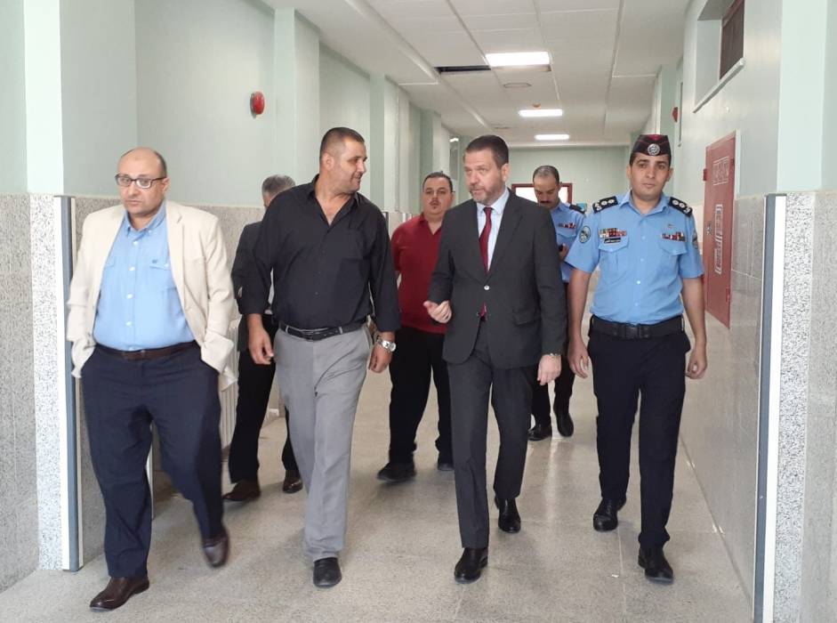 مدير تربية جرش يتفقد عدداً من مدارس المحافظة ويؤكد أهمية تهيئة بيئة تعليمية محفزة