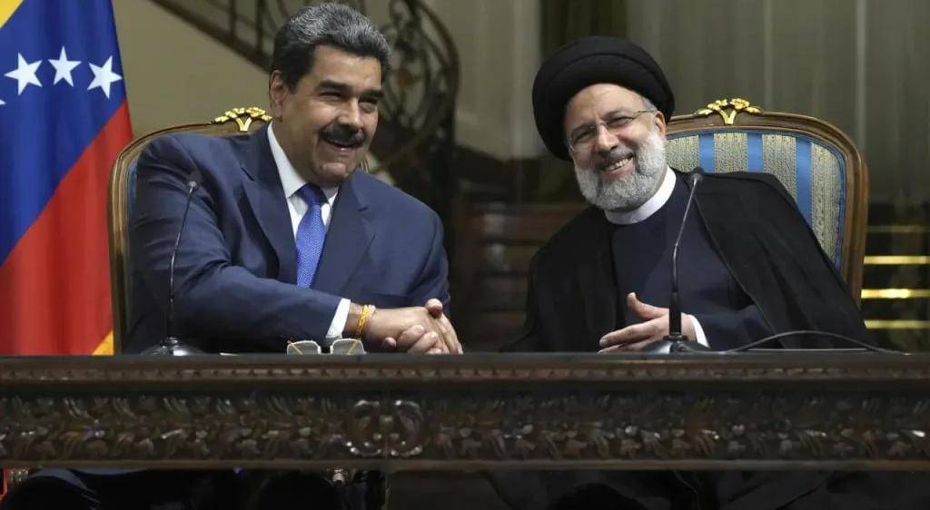 إيران تعلن دعمها لفنزويلا ضد التهديدات الأمريكية