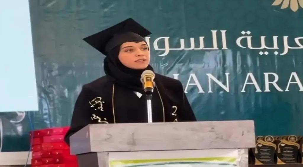 ظهور نادر للسيدة لطيفة الدروبي زوجة الرئيس السوري أحمد الشرع خلال حفل كبير