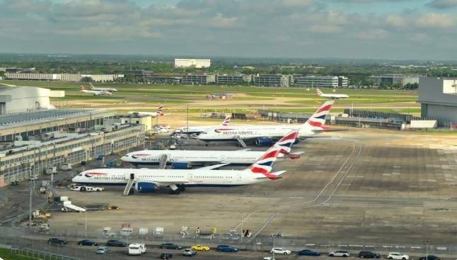 إخلاء مبنى للركاب في مطار هيثرو مع استجابة فرق الطوارئ لـحادث