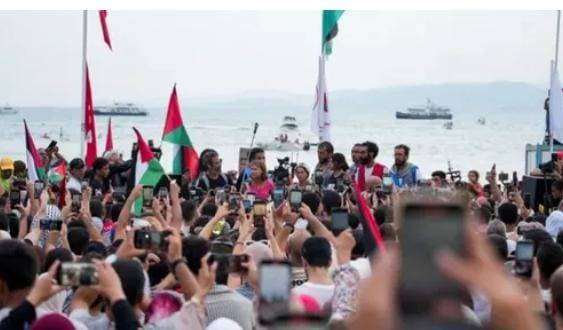 تعرض سفينة بأسطول الصمود لهجوم بمسيّرة قبالة سواحل تونس