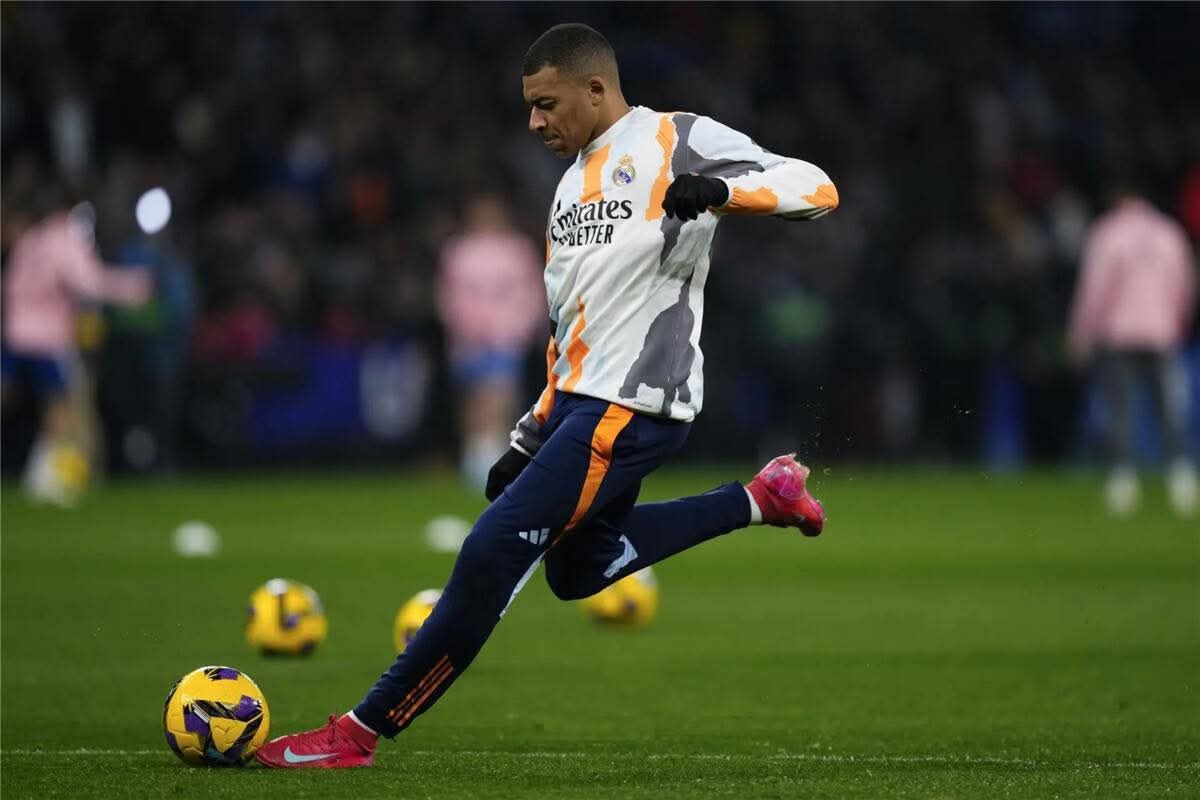 مبابي: سعيد بتتويج باريس سان جيرمان وأتطلع لقيادة فرنسا في المونديال