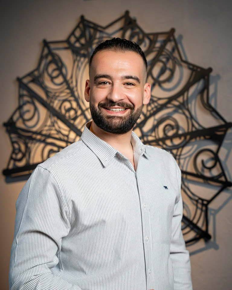 شاب اردني يحول شغفة بريادة الاعمال الى مشروع مطعم سوشي مميز