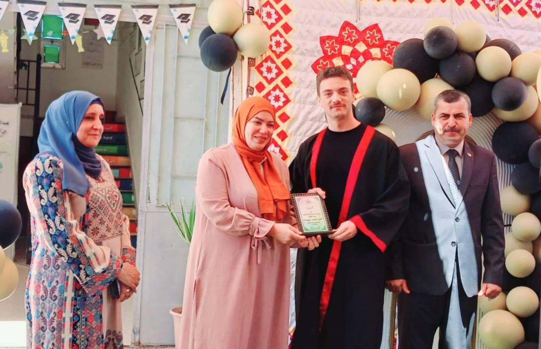 برعاية الشطناوي الرفيد تحتفي بفوج النجاح 2007.. فرحة وطنية تتوج جدّ الطلبة