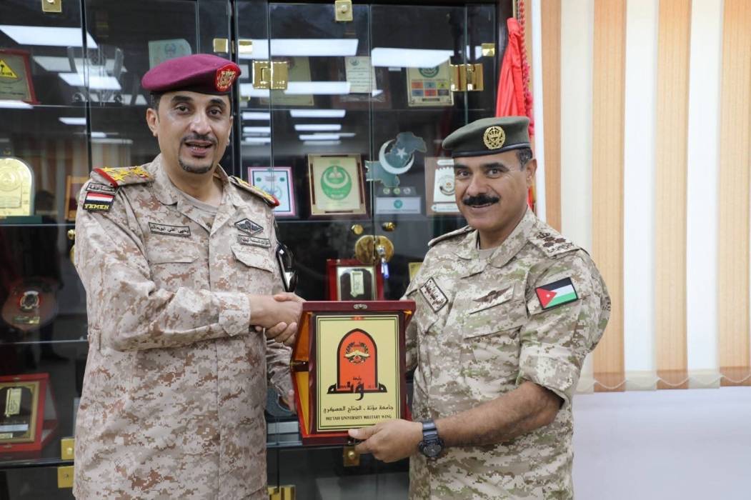امر كلية العلوم العسكرية جامعة مؤتة الجناح العسكري يستقبل الملحق العسكري اليمني...صور