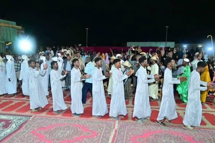 والي نهر النيل يشهد منافسات التراث الشعبي في مهرجان الكرامة الطلابي بالدامر