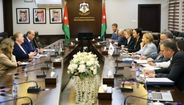 وزيرة التخطيط تبحث مع نائبة رئيس بنك الاستثمار الأوروبي تعزيز التعاون الثنائي