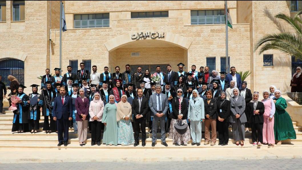 كلية التمريض في جامعة الزرقاء تنظّم حفل أداء قسم المهنة