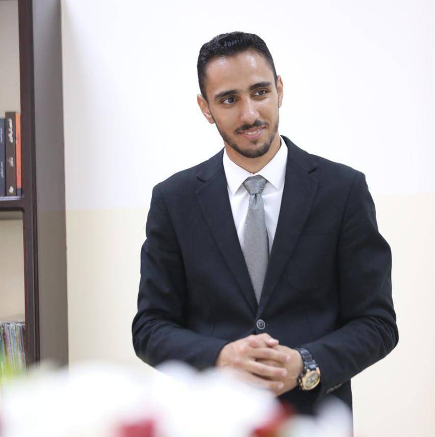 تهنئة للطالب معتز العقايلة بمناسبة مناقشة مشروع تخرجه في جامعة الحسين بن طلال