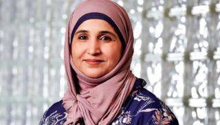 رحيل المصممة العُمانية أمل البلوشي… أيقونة الأزياء التراثية العصرية