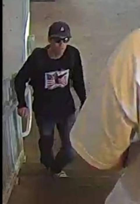 100 ألف دولار.. مكافأة معلومات عن قاتل تشارلي كيرك