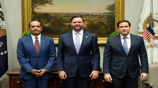 رئيس الوزراء القطري يؤكد من واشنطن التزام قطر بحماية أمنها وسيادتها