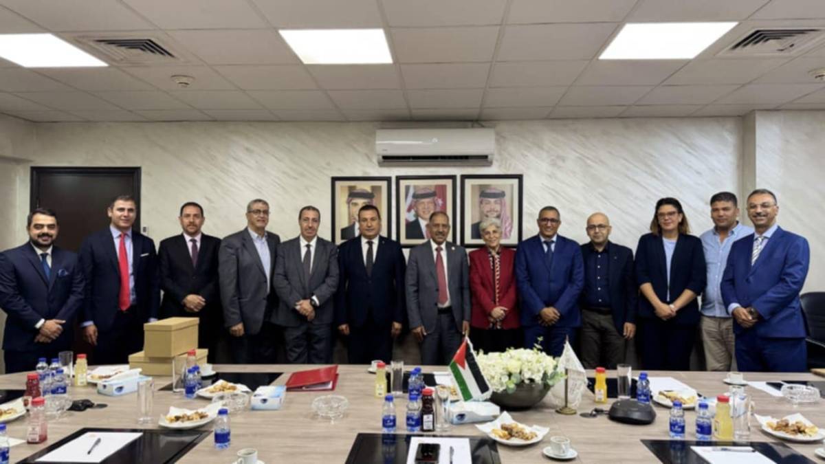 بحضور السفيرة التونسية في عمان.  اختتام أعمال الاجتماع الخامس للجنة الأردنية التونسية في مجال المدن الصناعية...صور