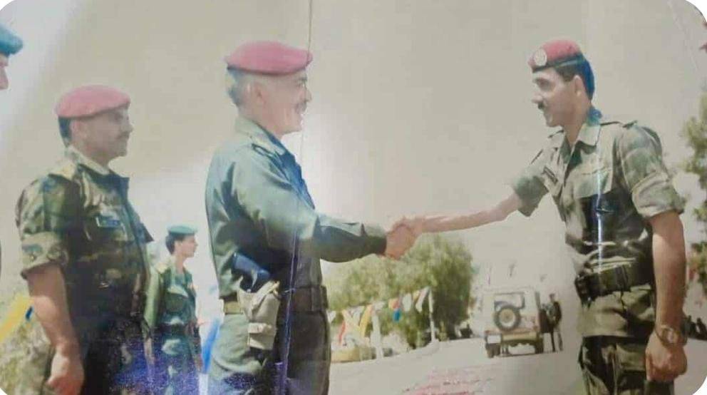 صورة تاريخية للمغفور له الملك الحسين في القوات الخاصة الأردنية