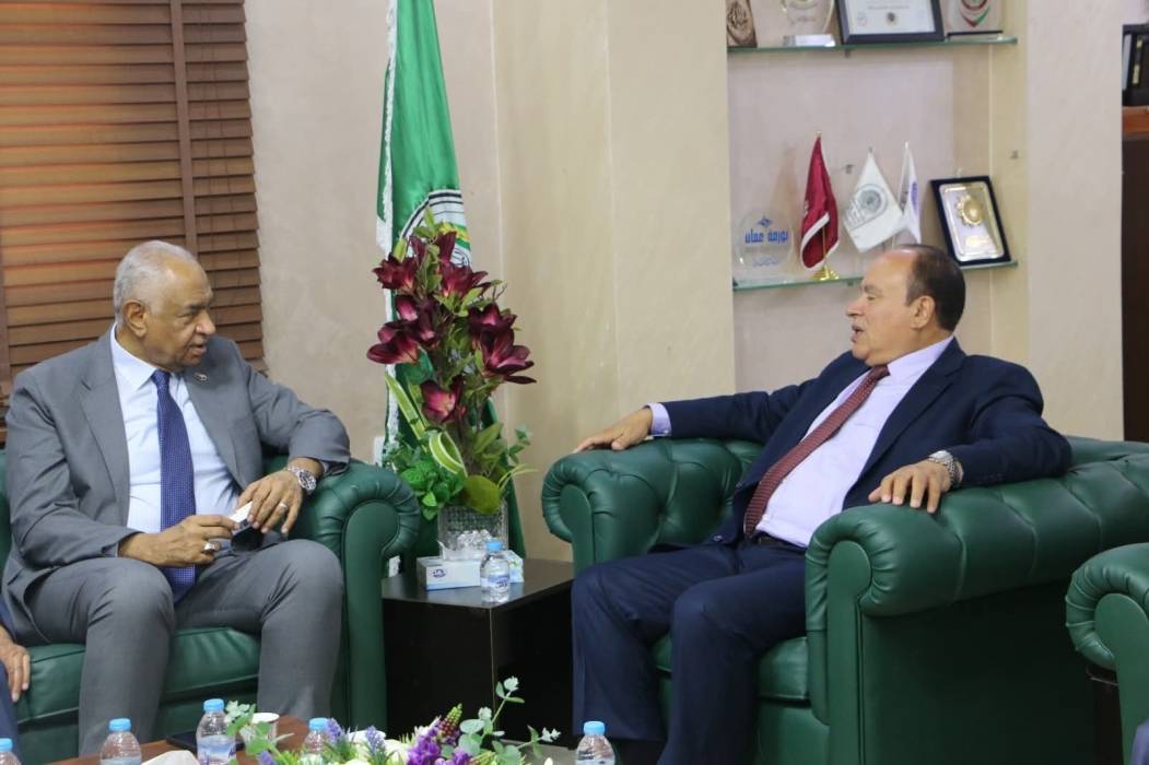 السفير السوداني يلتقي رئيس جامعة جرش...صور