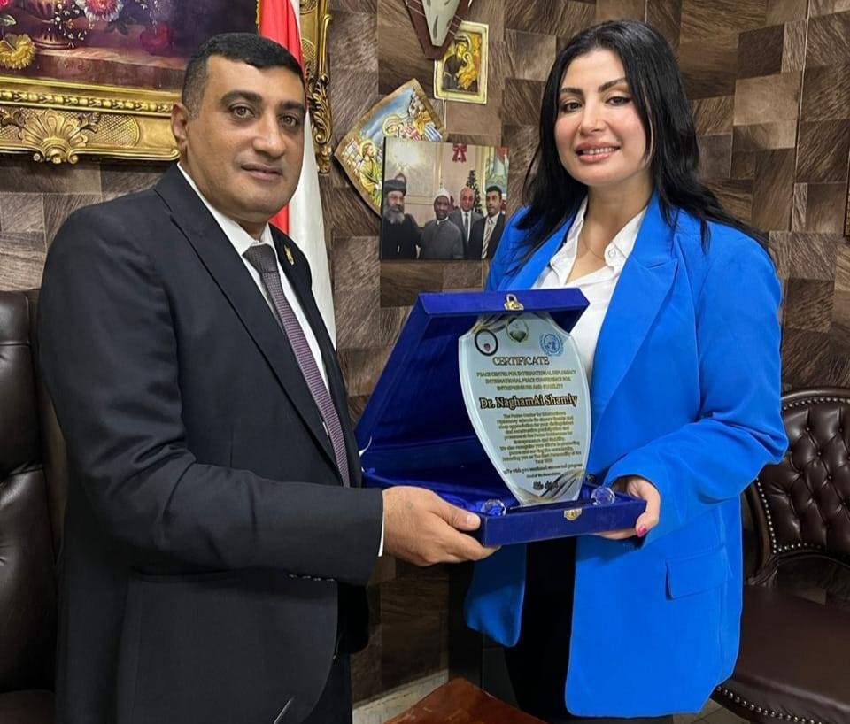 نغم الشامي تتوَّج بلقب أفضل دكتورة تجميل لعام 2025 وتخطف الأنظار في مؤتمر السلام الدولي