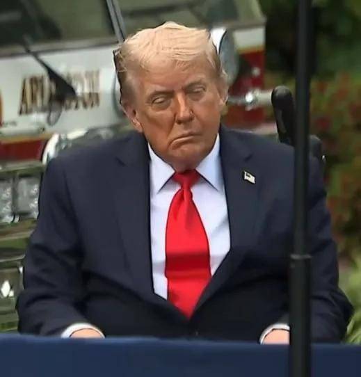 سكتة دماغية تضرب ‘‘ترامب’’ في وجهه .. شاهدوا كيف أصبح (صور)