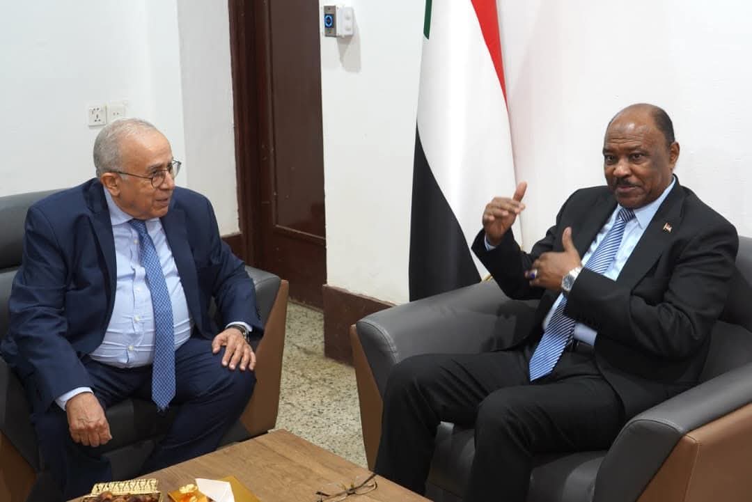 وزير الخارجية يستقبل المبعوث الشخصي للأمين العام للأمم المتحدة للسودان