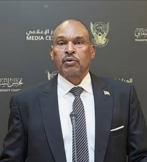 وزير الشباب والرياضة يؤازر الهلال قبل نهائي سيكافا