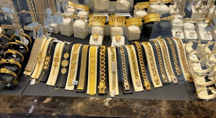 أسعار الذهب يوم الإثنين في مصر وعيار 21 يسجل 4900 جنيه