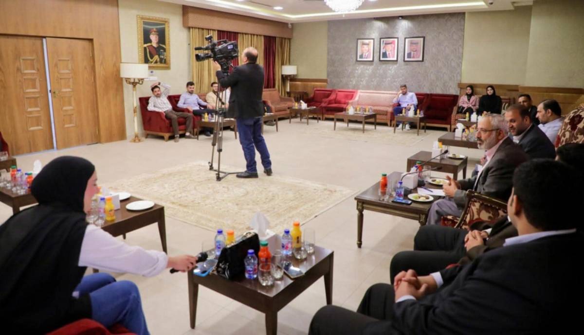 رئيس لجنة الخدمات في الأعيان يلتقي شباب مركز القنطرة